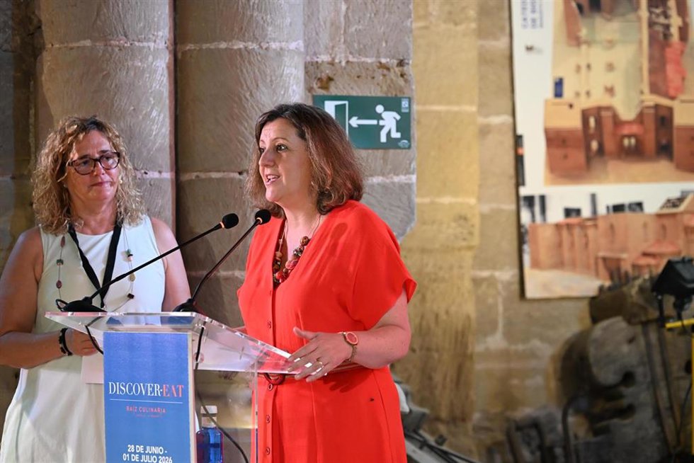 La consejera de Economía, Empresas y Empleo, Patricia Franco, ha inaugurado, en la Iglesia de Santiago de Sigüenza, la segunda edición del Congreso Internacional de Turismo Gastronómico no Urbano Discover-Eat.