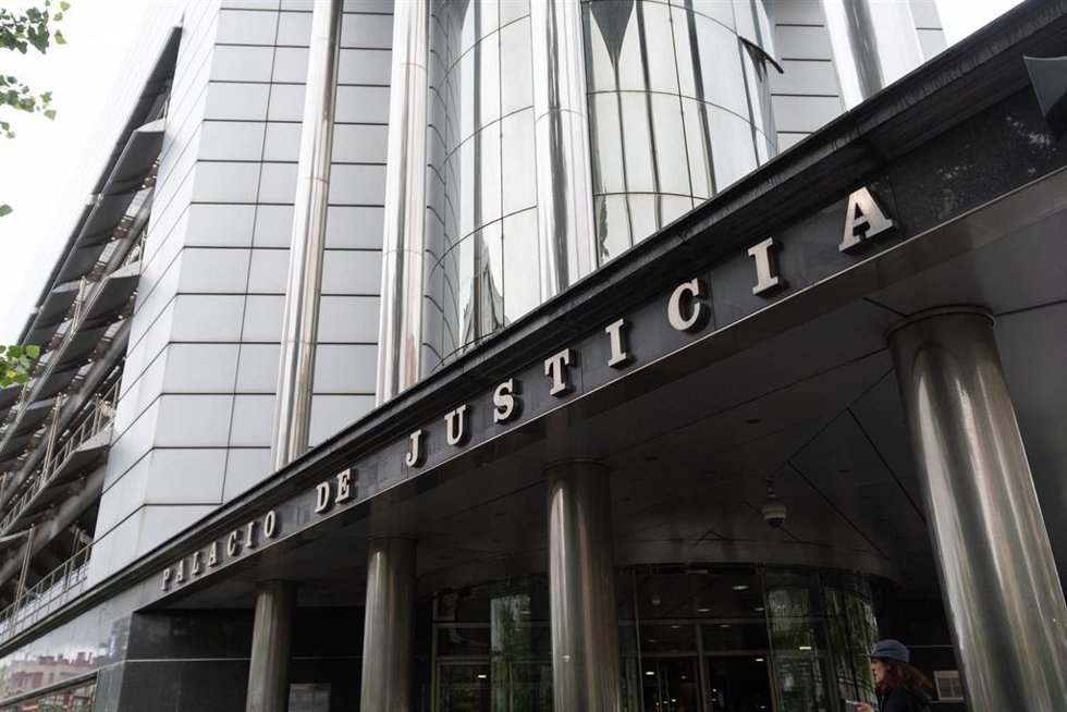 Archivo - Exterior de la Audiencia Provincial de Álava 