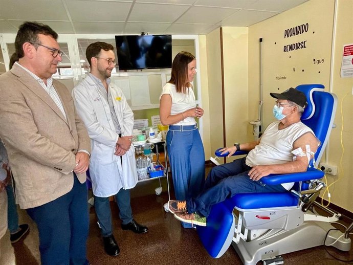 La consejera de Salud, Isabel Ayala, visita el Programa de Oncología puesto en marcha en el Hospital de Cieza