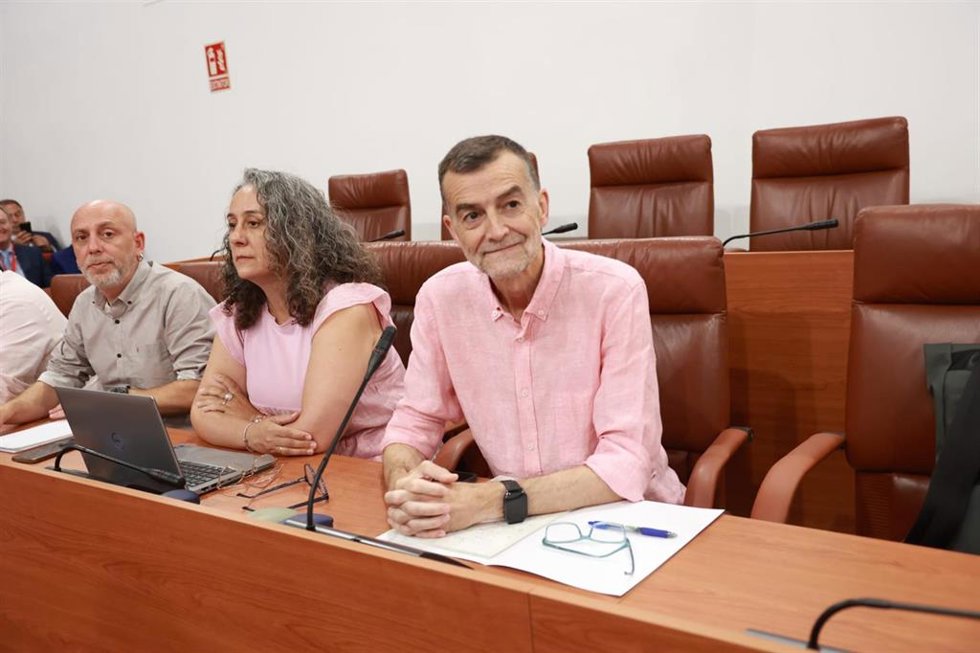 El portavoz de Por Andalucía, Antonio Maíllo, durante la sesión de investidura a Juanma Moreno en el Parlamento de Andalucía.