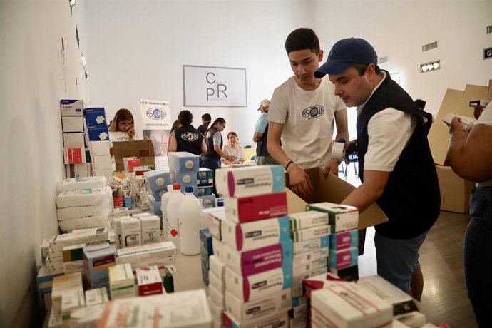 Recogida de ayuda humanitaria en la capital malagueña para las víctimas y damnificados por el terremoto que sacudió Venezuela el pasado miércoles.
