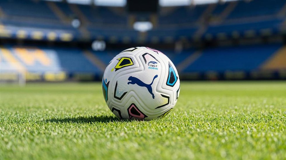 Balón Stellar Nitro para la temporada 2026-27 de la Liga F Moeve