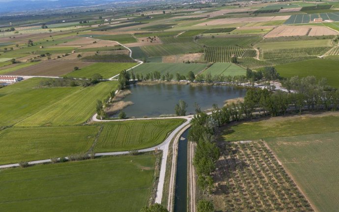 Archivo - Vista del Canal d'Urgell, en Lleida, Catalunya (España).