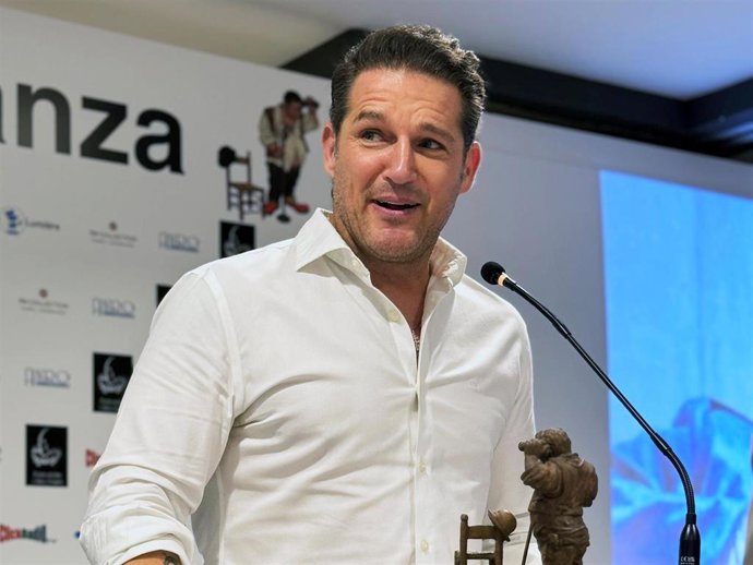 Manu Tenorio ha recibido un premio en la gala de los galardones Sancho Panza