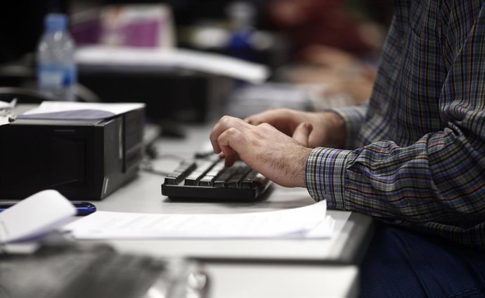 Archivo - Arquivo - Pessoas trabalhando, computador, computadores 