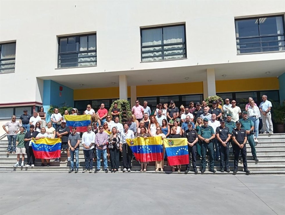 Minuto de silencio en Torremolinos en solidaridad con el pueblo venezolano tras el terremoto
