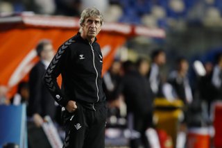 Archivo - Chile.- El Betis de Pellegrini no levanta y empató ante el colista de la Liga española