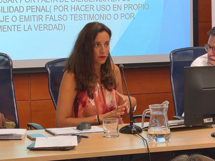 La psicóloga general sanitaria y codirectora de Mind Psicólogos, Marta Arbona, durante la tercera edición del curso 'Psicología forense', que también codirige en el marco de los cursos de verano de la UPO en Carmona