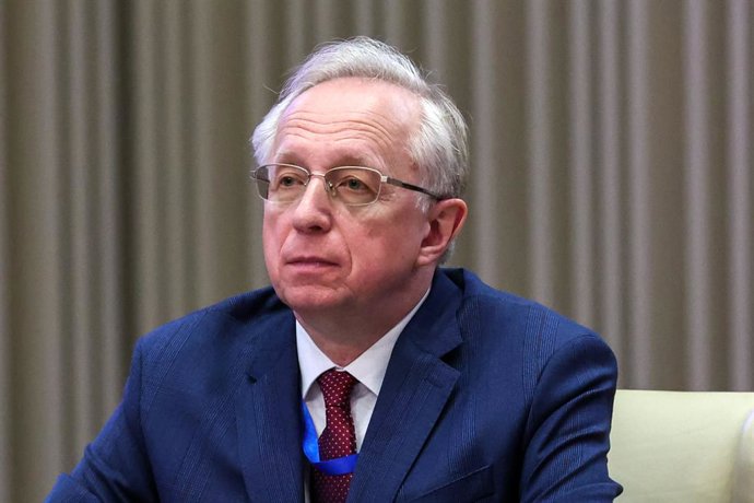 Archivo - KYRGYZSTAN, BISHKEK - NOVEMBER 26, 2025: Russia's Deputy Foreign Minister Mikhail Galuzin anticipates Russian-Kyrgyz talks at the Yntymak Ordo state residence