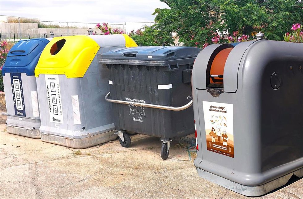 Nuevos contenedores de recogidas de biorresiduos de Giahsa (Huelva).