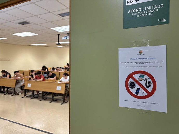 Estudiantes realizan un examen de la PAU en la convocatoria ordinaria de junio de 2026.