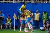Foto: Brasil sobrevive al primer cara y cruz