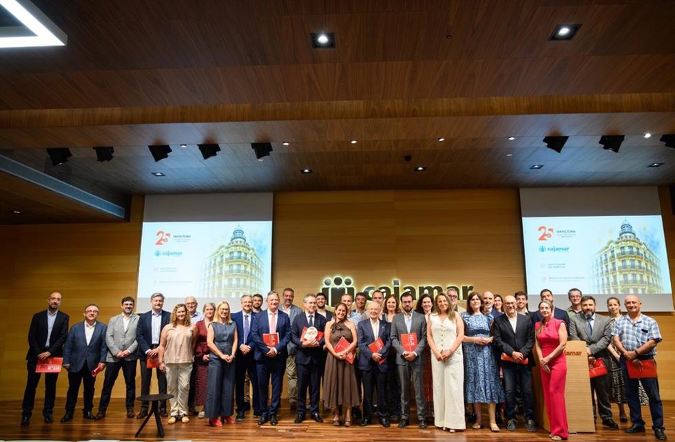 Acto de presentación de la publicación 'Trayectoria 25' del Colegio Profesional de Economistas de Almería.