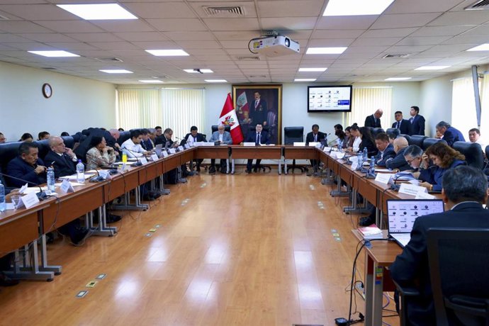 Perú.- Congreso: crédito suplementario pasó a cuarto intermedio y debate continuará el martes 30
