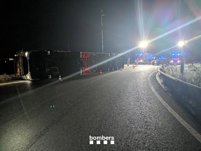 Camió accidentat que ha obligat a tallar l'N-240 a Lleida aquest dimarts
