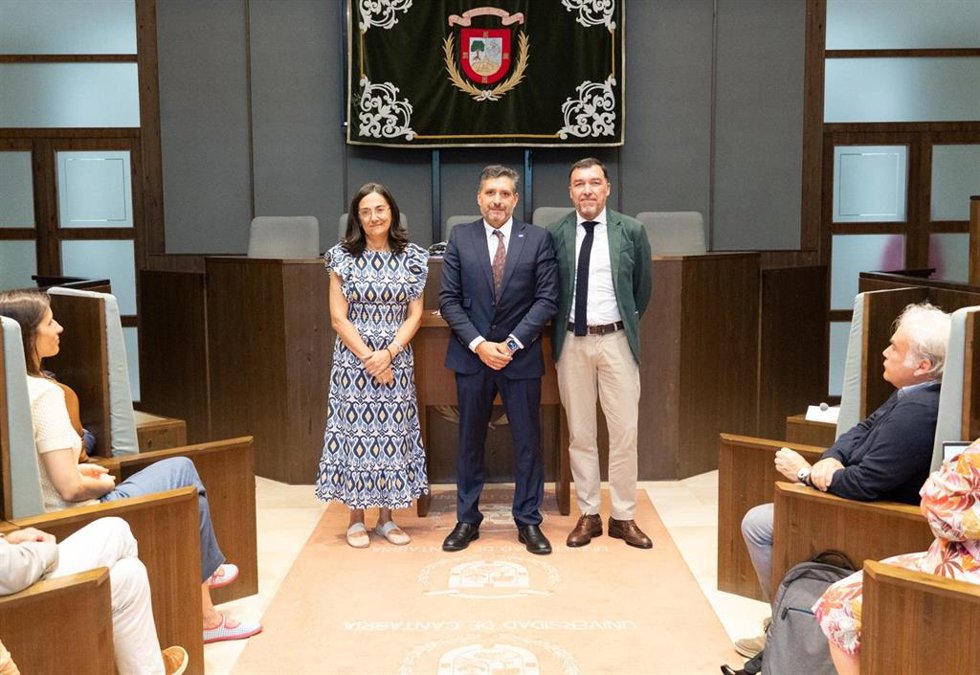 El vicerrector de la UC, Íñigo Casafont, toma posesión como profesor titular de la institución académica