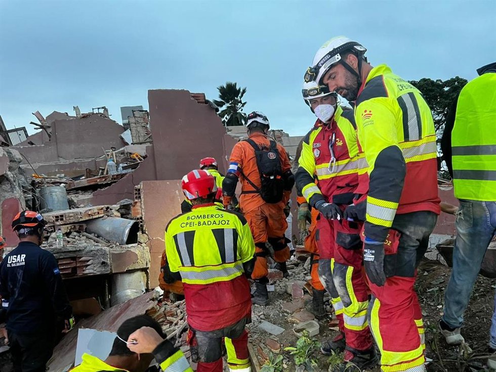 Bomberos de la Diputación de Badajoz intervienen en Venezuela