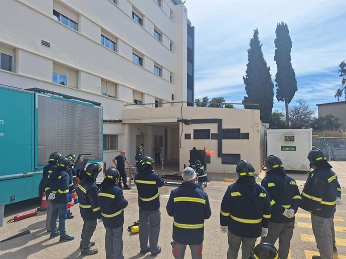 Formación a los profesionales contra incendios