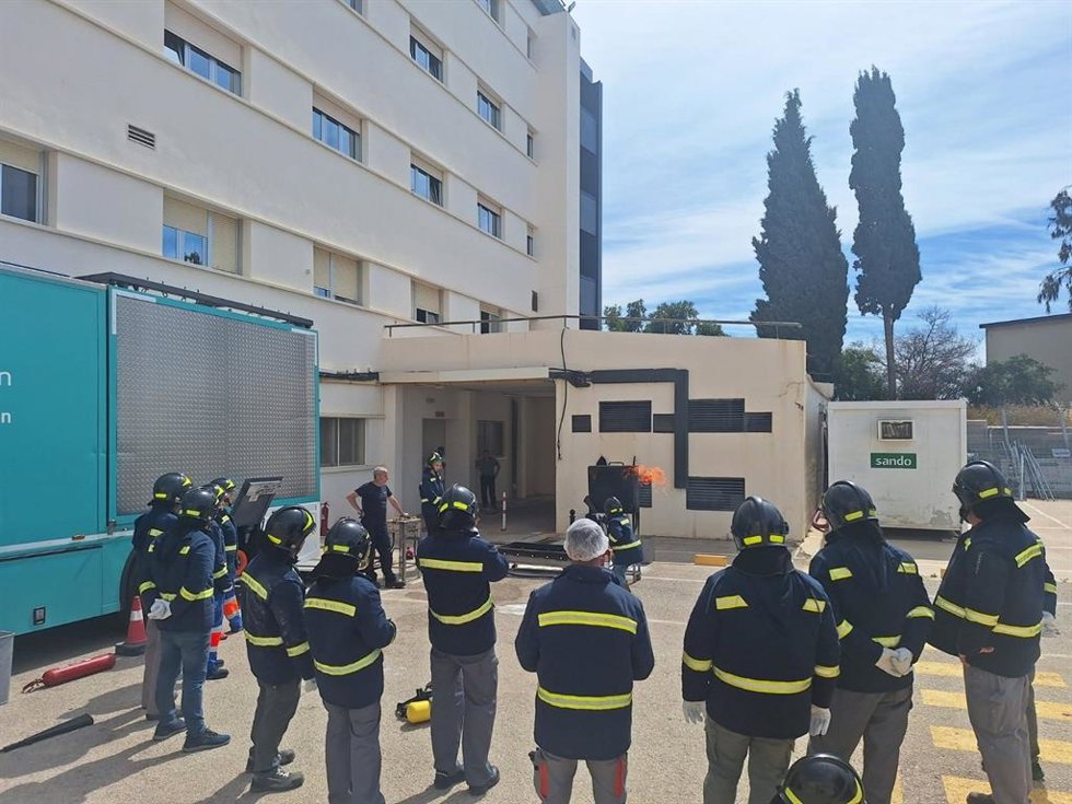 Formación a los profesionales contra incendios