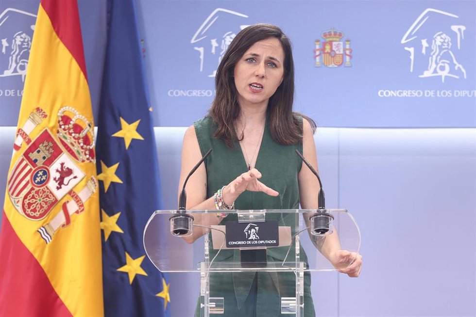 La secretaria general de Podemos, Ione Belarra, durante una rueda de prensa en el Congreso de los Diputados, a 23 de junio de 2026, en Madrid (España).