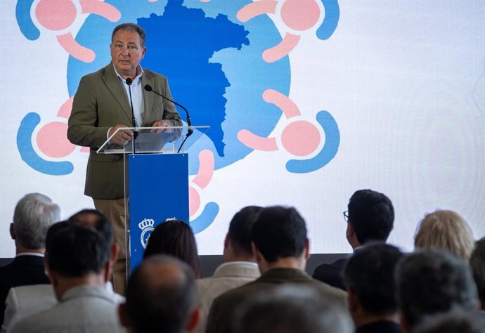 El presidente de la Diputación de Huelva, David Toscano, durante la cuarta sesión del Consejo de Alcaldías de la provincia de Huelva.