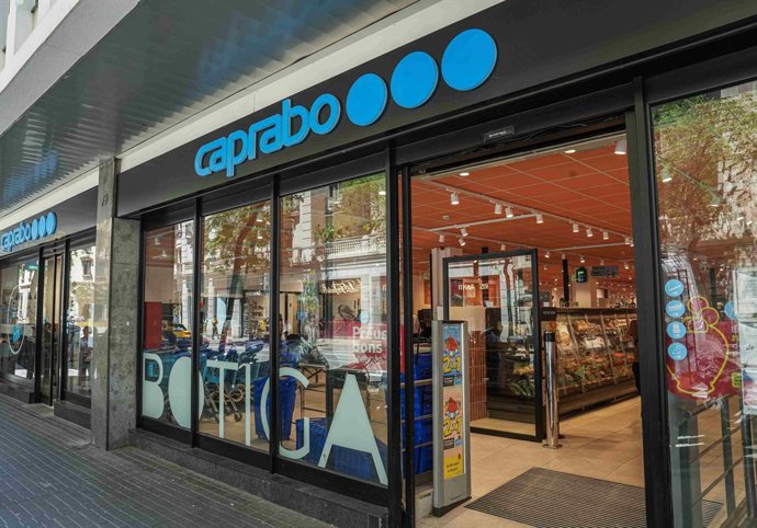 Archivo - Un supermercado de Caprabo