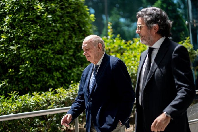 Archivo -  L'exministre d'Interior, Jorge Fernández Díaz, a la seua eixida de l'Audiència Nacional, a 29 d'abril de 2026, a Madrid. 