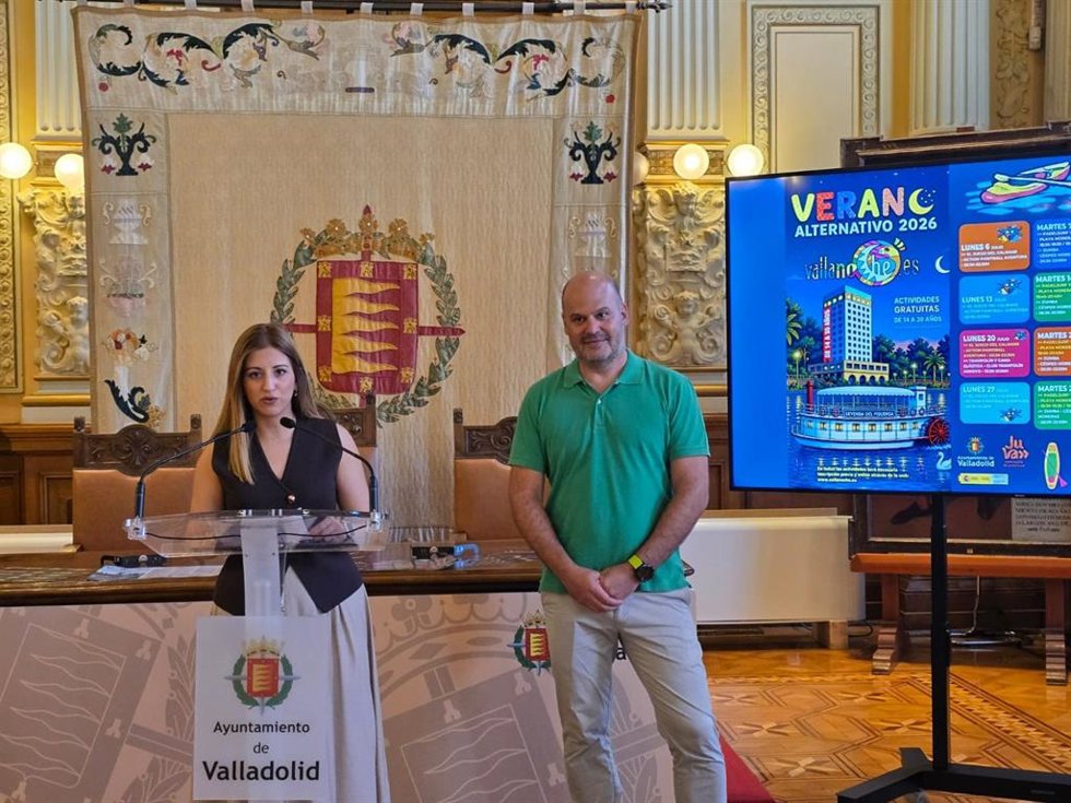 Del Bosque presenta las actividades de 'Vallatarde' y 'Vallanoche' en verano.