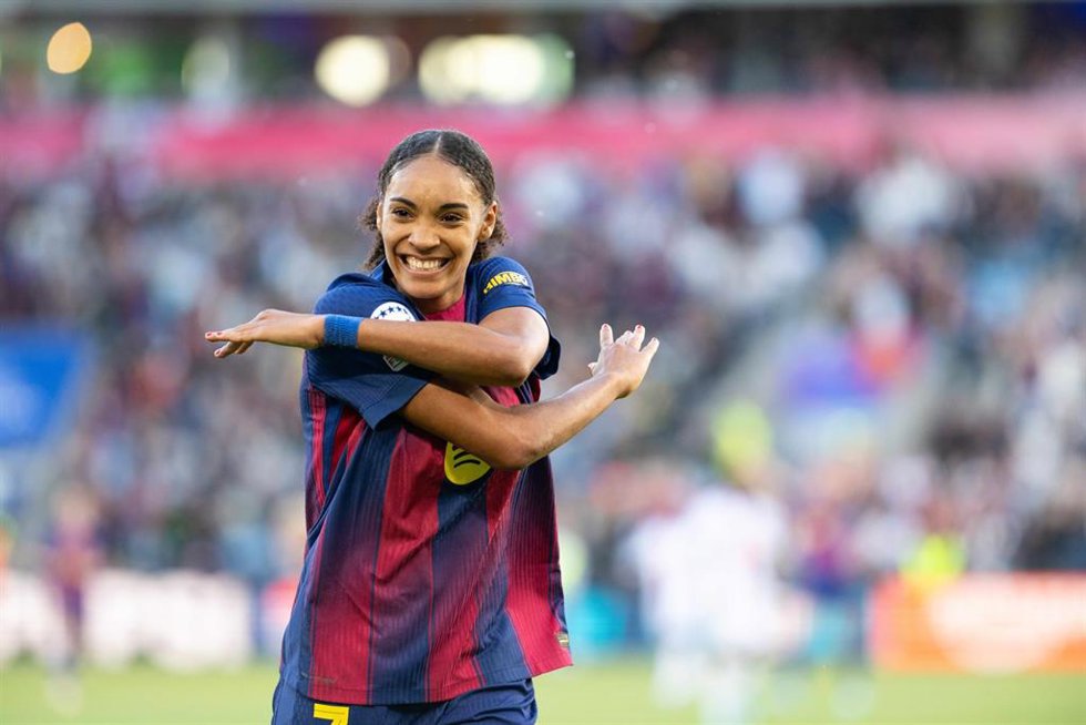 Archivo - La jugadora española Salma Paralluelo en la final de la Champions 2026 con el Barça Femení