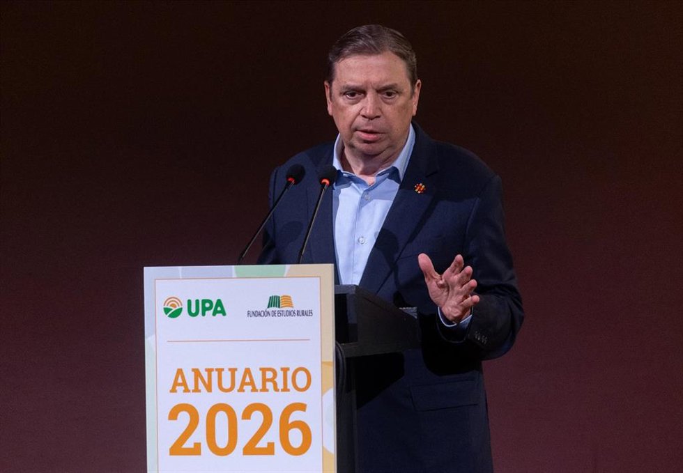 El ministro de Agricultura, Pesca y Alimentación, Luis Planas, durante la celebración del acto institucional de clausura de la presentación del "Anuario de la Agricultura Familiar en España 2026", a 25 de junio de 2026, en Madrid (España). 