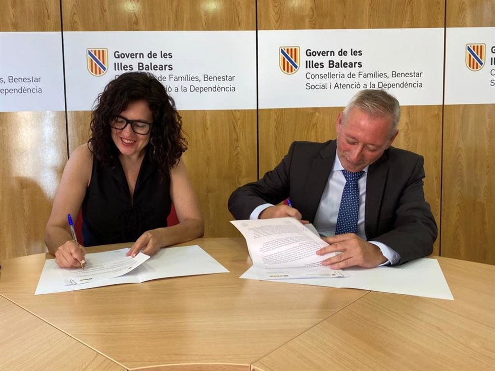 El Govern y la ONCE renuevan su convenio para atender a menores con ceguera o discapacidad visual grave.