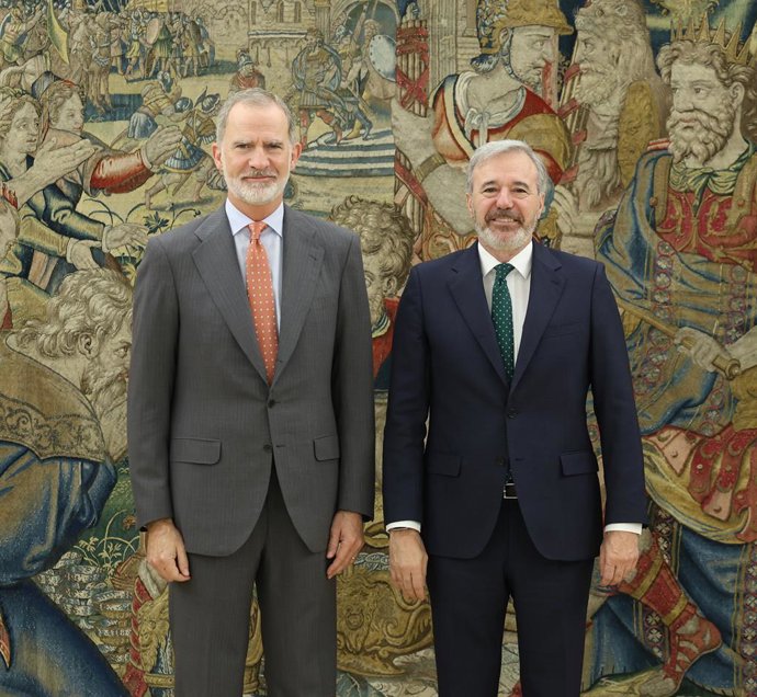 O rei Felipe VI recebe em audiência o presidente de Aragão, Jorge Azcón, no Palácio de La Zarzuela, em 30 de junho de 2026, em Madri (Espanha). A audiência ocorre após a recente reeleição de Azcón como presidente de Aragão.
