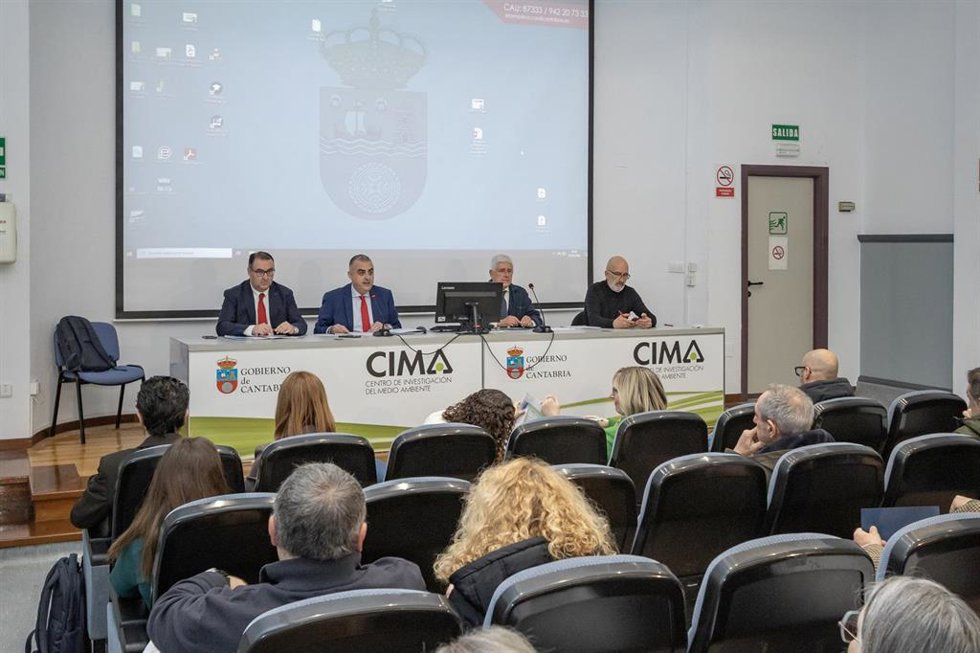Archivo - Foto de archivo de la presentación de la Estrategia de Adaptación al Cambio Climático de Cantabria
