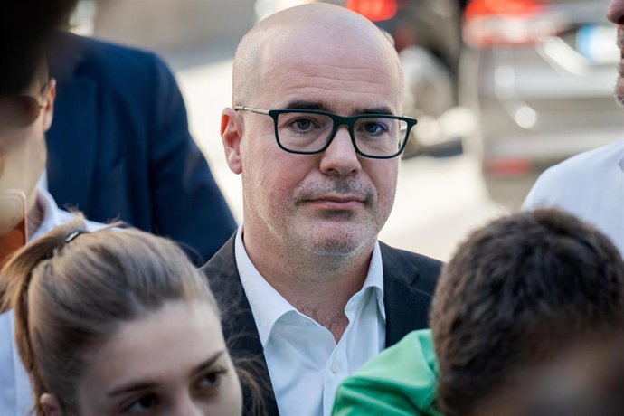 El delegado del Gobierno en la Comunidad de Madrid, Francisco Martín Aguirre, durante la celebración del acto de ofrenda floral en recuerdo del político socialista Pedro Zerolo, a 9 de junio de 2026, en Madrid (España)