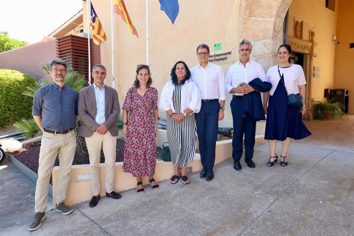 El Govern presenta a la embajadora de Francia su estrategia de inversión en proyectos estratégicos en Baleares.