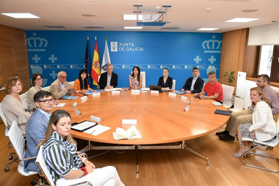 Reunión de la Xunta y personal técnico del Ayuntamiento de Santiago