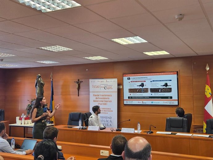 El prototipo de Soledad Martínez, estudiante del Máster Universitario en Ingeniería Agronómica en la UCAV, es un sistema hidráulico inteligente "basado en la adaptación radicular de las plantas".