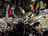 Foto: Los bomberos desplazados a Venezuela continúan con la búsqueda de supervivientes y la ayuda a la población