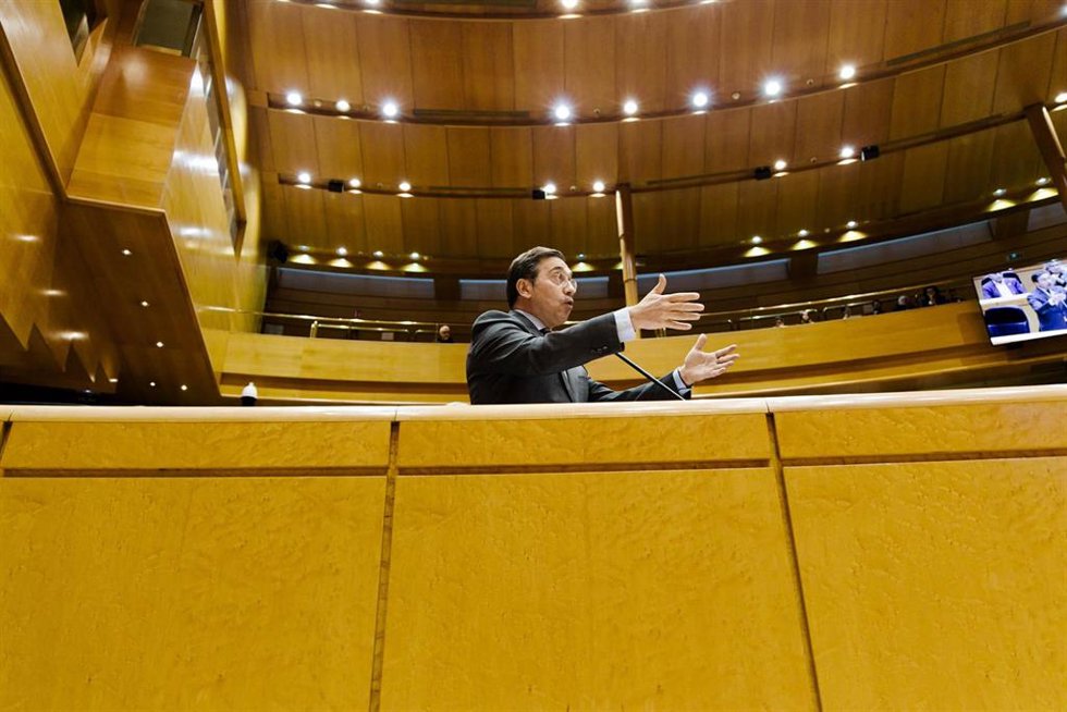 Archivo - El ministro de Asuntos Exteriores, Unión Europea y Cooperación, José Manuel Albares, interviene durante una sesión plenaria en el Senado, a 25 de noviembre de 2025, en Madrid (España).