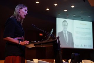 Lorena Garrido, durante su intervención en el acto de reconocimiento en la UCO a José Carlos Gómez Villamandos.