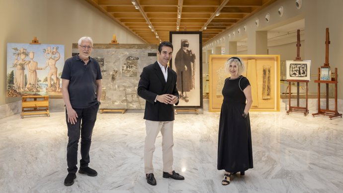 Museu de Belles Arts de València  Presentación donaciones primer semestre 2026  El director del Museo de Bellas Artes, Pablo González Tornel, junto a los artistas Horacio Silva y Carmen Calvo.