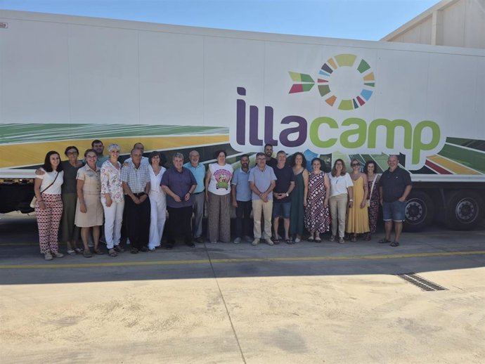 La secretaria de Estado de Agricultura y Alimentación, Begoña García, visita la Illacamp SAT
