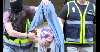 Concluye el registro policial en Astrabudua (Bizkaia) en una operación con varios detenidos