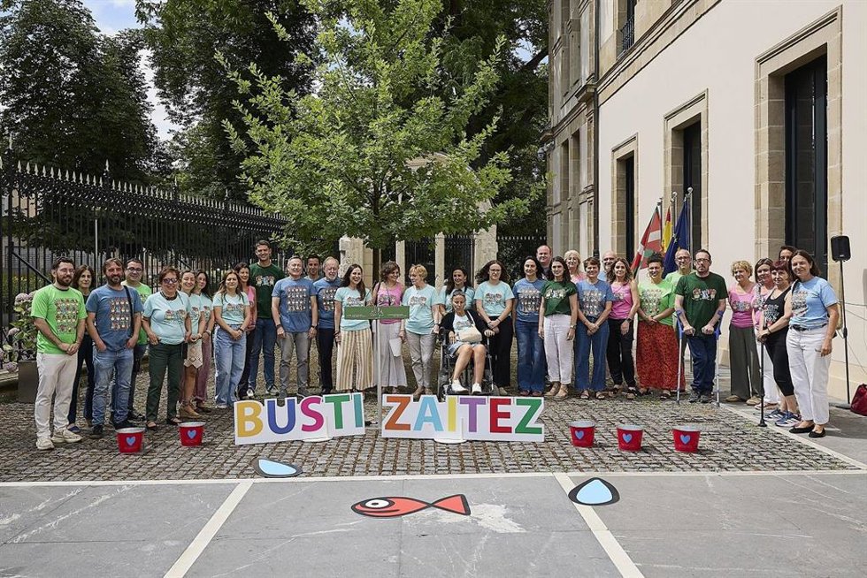 La Cámara ha recibido a representantes de la Fundación Vasca de Esclerosis Múltiple
