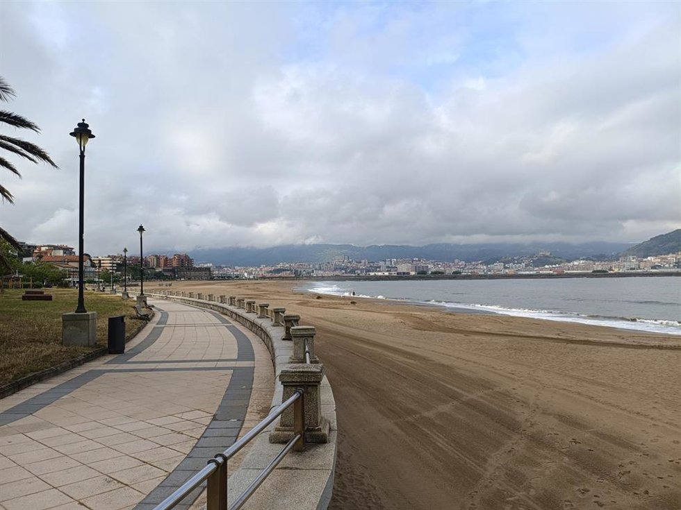 Cielos nublados en la costa de Bizkaia