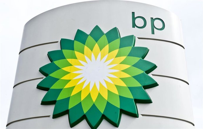 Archivo - Logo de BP en una gasolinera.