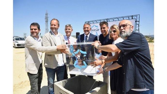Imatge de l'acte de col·locació de la primera pedra