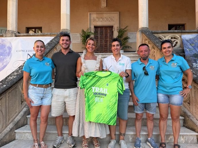 Andratx entrega a ELA Balears más de 2.200 euros recaudados en el Trail Solidario en memoria de David Villanueva