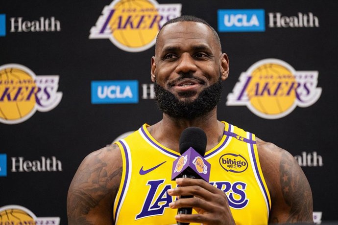 Archivo - LeBron James
