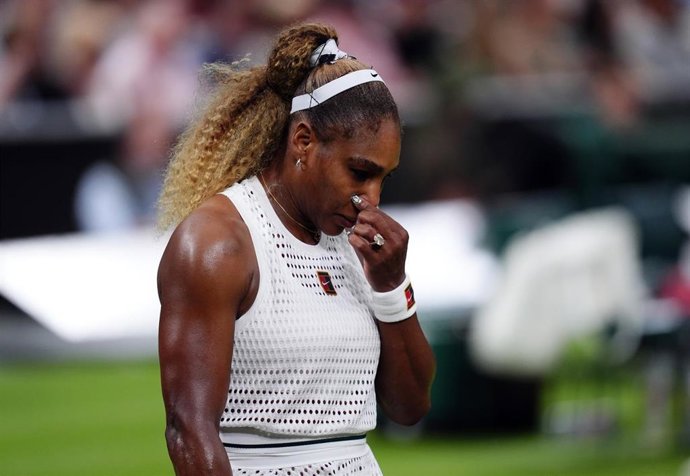 La tenista estadounidense Serena Willians durante su partido ante Maya Joint en Wimbledon.